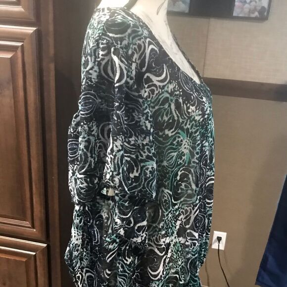 Faded glory size 4X sheer abstract blouse - Picture 8 of 10